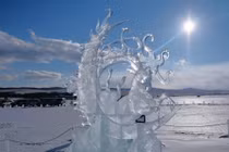 Mãn nhãn lễ hội điêu khắc băng trên hồ Baikal ở Nga