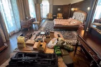 Bên trong biệt thự đầy tiền vàng và súng ống của ông trùm Wagner