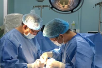 Triệt sản như Hoàng Bách khiến đàn ông “nữ tính”... nối lại ống dẫn tinh có dễ?