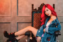 “Nhức mắt” gu thời trang gợi cảm của nữ game thủ nổi tiếng xứ chùa Vàng