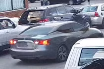 Ghi hình về nạn cướp, phóng viên Mỹ bị trấn lột cả máy quay