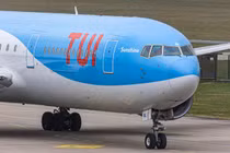 Ẩu đả trên máy bay, hai hành khách Anh đối mặt 20 năm tù