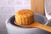 Học cách làm bánh trung thu bằng nồi cơm điện siêu đơn giản