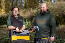 Người phụ nữ cho thuê chồng với giá 1,1 triệu đồng cực “đắt khách”