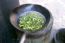 Không ngờ Trung Quốc lại chuộng những món ăn từ sâu xanh kinh dị này