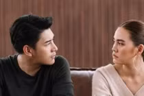 Anh ta đang yêu bạn hay chỉ lợi dụng tình cảm của bạn để tiêu khiển?