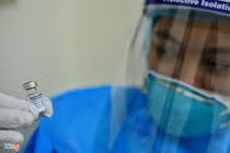 Bộ trưởng Y tế: Việt Nam không tự động gia hạn vaccine Pfizer