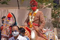 Chú rể đòi huỷ hôn vô lý, bố cô dâu đi báo cảnh sát