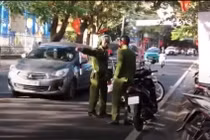 Đi ngược chiều, 1 chiến sĩ công an bị tuýt còi ở Hải Phòng