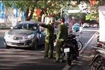 Đi ngược chiều, 1 chiến sĩ công an bị tuýt còi ở Hải Phòng