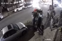 Tài xế Lexus bị hai thiếu niên 15 tuổi tấn công, cướp xe