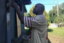 Chú chó hy sinh tính mạng xông vào biển lửa để cứu cả gia đình chủ