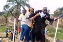 Bi hài cây cầu sập ngay trong lễ công bố khánh thành