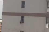 Dịch bệnh và nợ nần, chồng ép vợ cùng nhảy lầu tự tử