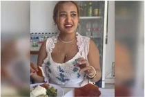 Quay video ăn bì lợn, người phụ nữ Indonesia bị phạt 2 năm tù