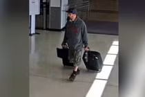 Người đàn ông buôn lậu bom trong hành lý ký gửi sân bay