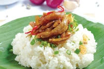 Tò mò món xôi cá cơm Nha Trang khiến bao thực khách mê mẩn