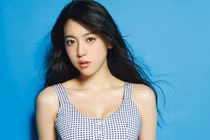 Gu thời trang nóng bỏng của người đẹp tắm cùng bố đến năm 20 tuổi