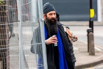 Gửi "đồ phản cảm" cho vợ cũ, người chồng lĩnh án 12 tháng tù treo