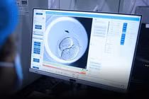 Bị cấy phôi thai nhầm, cặp vợ chồng được đền 2,2 tỷ