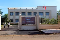 Khởi tố chuyên viên phòng giáo dục huyện sửa điểm người quen 