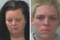 Phẫn nộ: Mẹ đẻ và người tình đồng giới bạo hành con trai đến chết