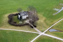 Vẻ bình yên ở những ngôi nhà cô đơn nhất thế giới