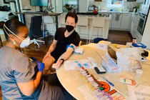 Tỷ phú chi 2 triệu USD mỗi năm để "đóng vai" người bất tử