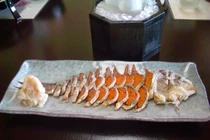 Món cá lên men 3 năm “bốc mùi kinh khủng” nhưng đắt đỏ của Nhật