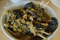 Thực khách “tái mặt” với món dơi hầm nước cốt dừa của Indonesia