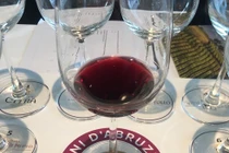 4 tác dụng tuyệt vời của vang đỏ với tim mạch