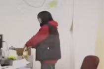 Đầu độc đồng nghiệp mang thai vì không muốn làm thêm việc