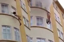 Đang tắm thì hỏa hoạn, người phụ nữ nhảy từ tầng 3 thoát thân