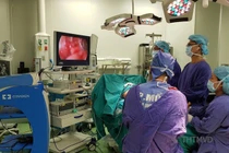 Bơm mỡ nâng cấp “vòng 3”, cô gái bị hoại tử mông phức tạp