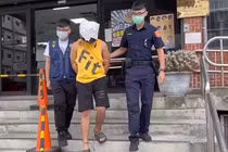 Cầu hôn bị từ chối, thanh niên bóp chết bạn gái