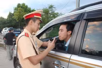 Uống rượu bia sau bao lâu thì kiểm tra không còn nồng độ cồn?