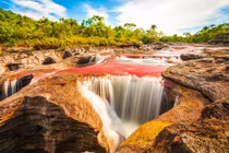 Ngẩn ngơ trước cảnh sắc huyền ảo trên “sông cầu vồng”