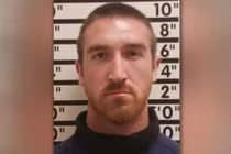 Tóm gọn tên trộm ngân hàng rơi trúng thùng rác lúc chạy trốn