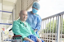 Hội chẩn: Bệnh nhân 91 đủ sức khỏe ngồi máy bay 12 tiếng về Anh