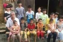 Chó cưng tha về một túi đen, chủ nhân mở ra lập tức báo cảnh sát