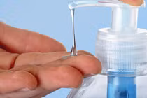 “Cháy” nước rửa tay, người Việt đối phó virus corona cách nào?