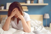 Căn bệnh khiến chị em như bị "hành xác" mỗi khi gần gũi chồng 