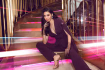 “Mẹ bỉm sữa” Lan Khuê ngày càng chuộng gu ăn mặc gợi cảm