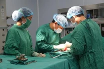 Gãy “của quý” vì “yêu” tư thế lạ: Cách xử lý để nhanh hồi phục