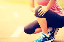 5 thói quen tưởng vô hại nhưng đang làm xương khớp tổn thương