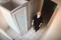 Nga: Phụ huynh phản đối trường học lắp camera trong nhà vệ sinh