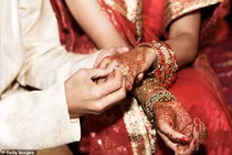 Chị em suýt cưới nhầm chồng do sự cố mất điện