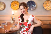 Chế độ ăn nhiều màu sắc giúp nữ MC 52 tuổi trẻ như gái đôi mươi