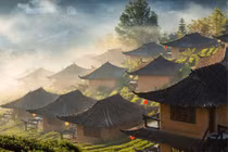 Lạc lối ngôi làng mệnh danh “Phượng Hoàng Cổ trấn” ở Thái Lan