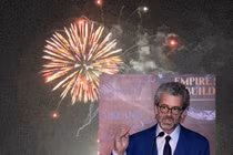 Tỷ phú thế giới vung tiền cho tiệc mừng năm mới